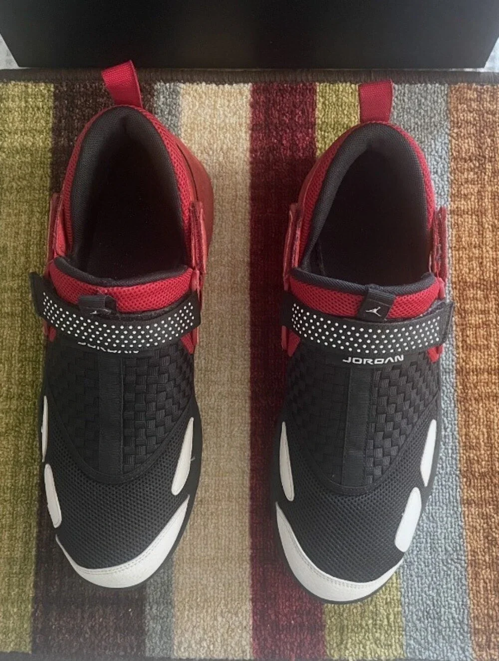 NIKE Jordan Trunner LX Thunder 2017 Men’s Size 12 Black/White/Red